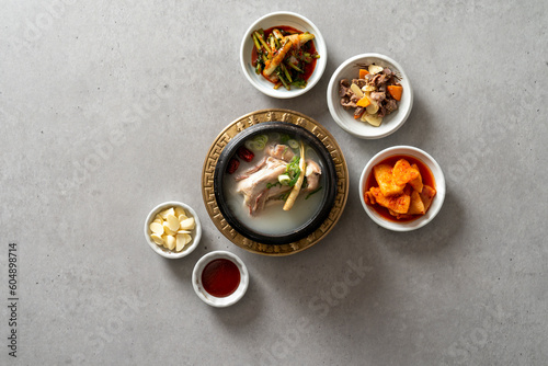 Samgyetang, lacquer samgyetang, Korea, food, abalone porridge, nutrition, chicken soupe de poulet au ginseng