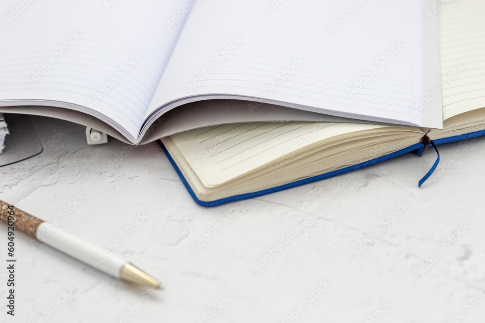 The pen lies in the notebook, the concept of study, time management. The pen lies in the notebook, the concept of study, time management.