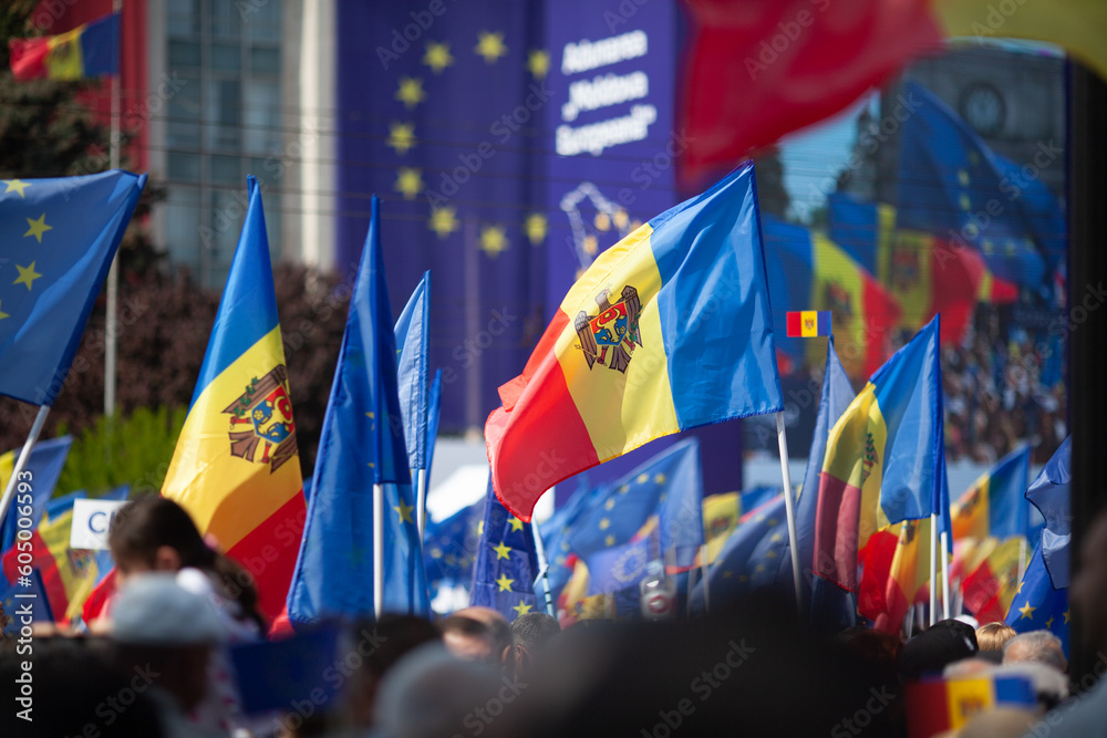 Obraz na płótnie Flags of the Republic of Moldova and the European Union w salonie
