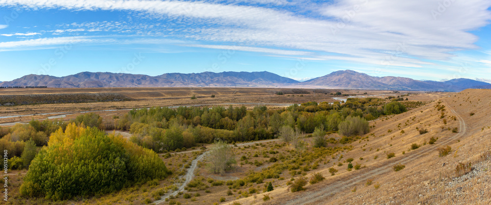Obraz premium Picturesque Canterbury autumn landscape panorama, New Zealand