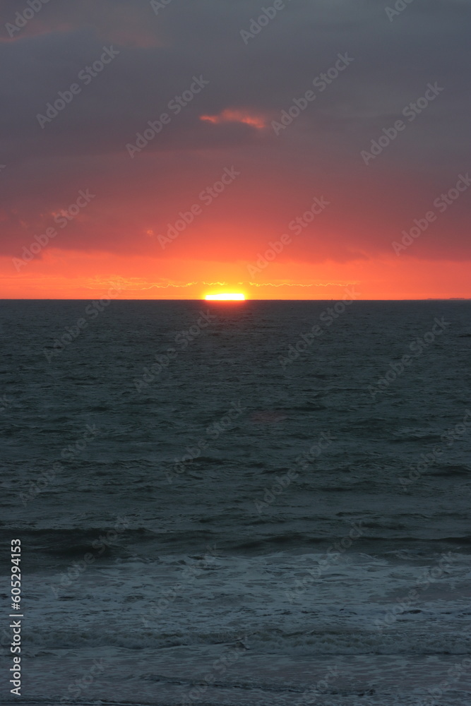 Obraz premium Traumhafter Sonnenuntergang auf dem Meer