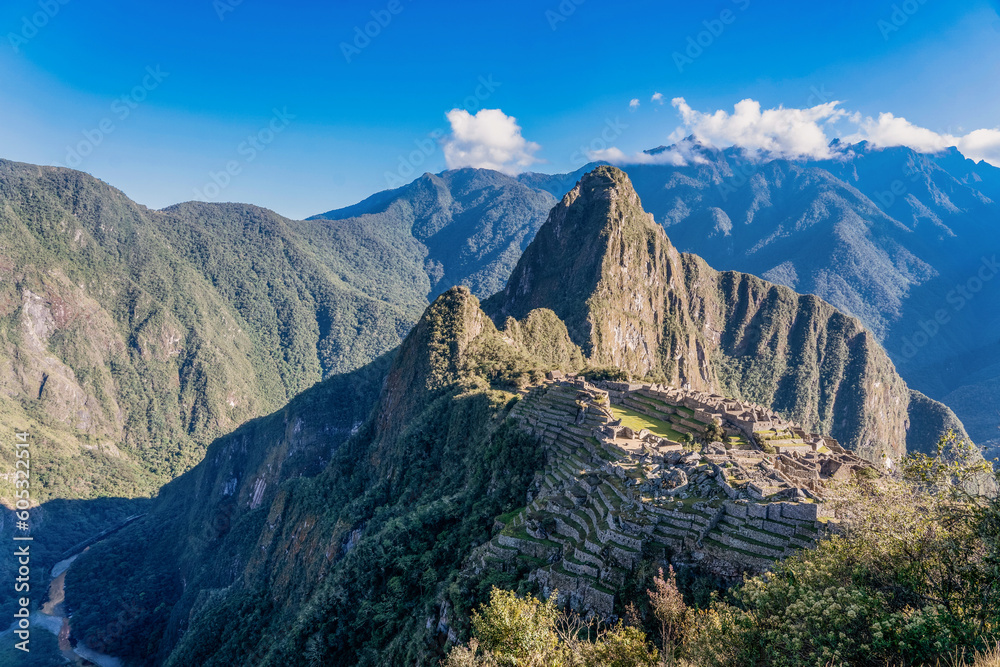 machu picchu with no people and with clouds