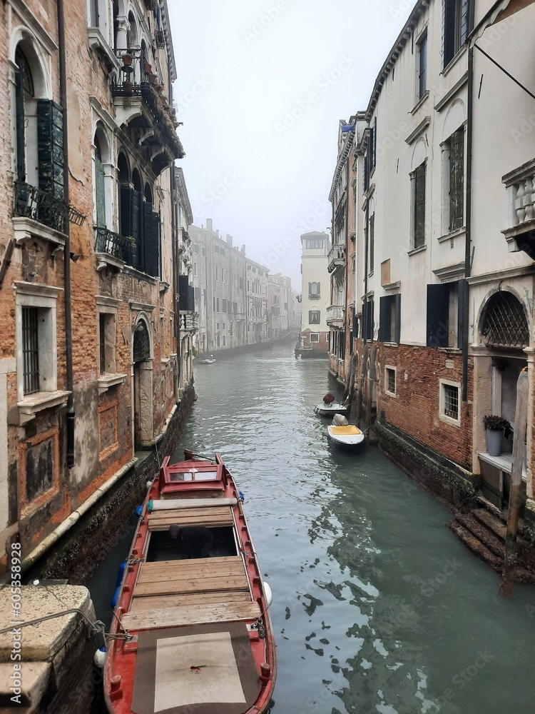 city canal grande