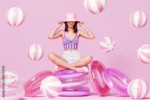 Fotografia Web magazine creative template collage of happy girl prepare travel sea ocean re
