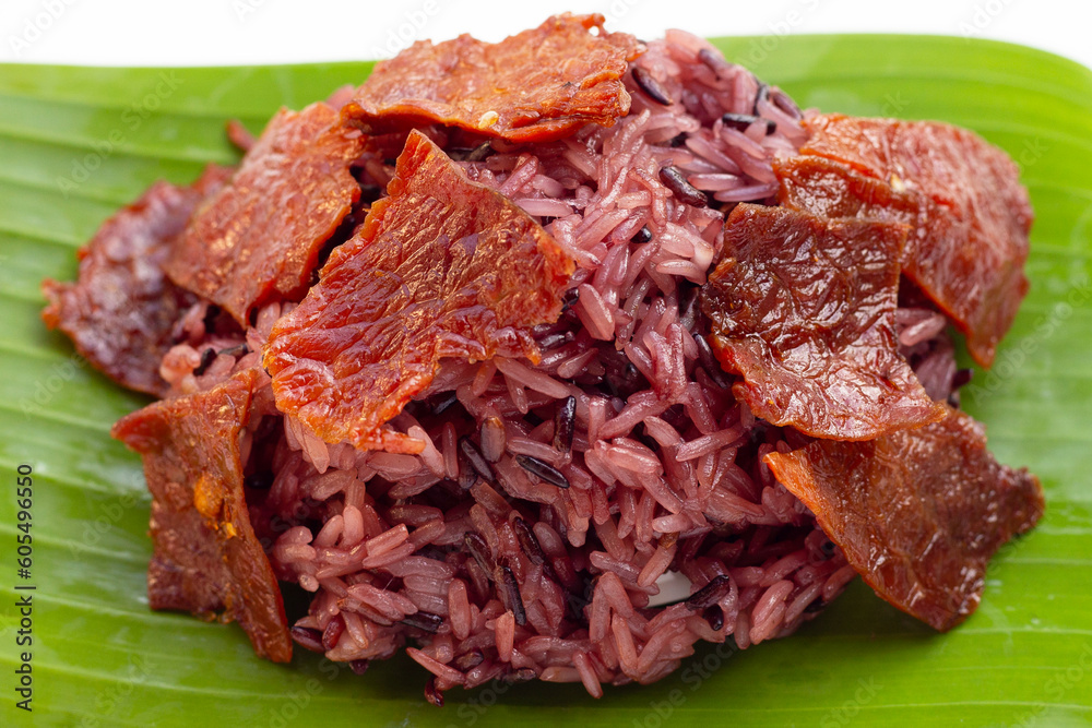 Black sticky rice with fried dried beef