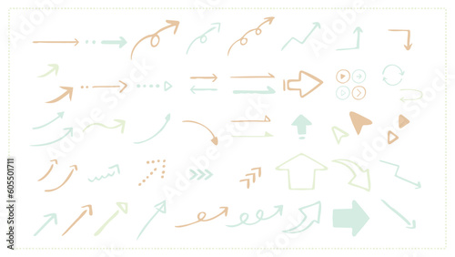 ナチュラルな淡い色の素朴な手描き矢印。ベクターイラスト素材セット