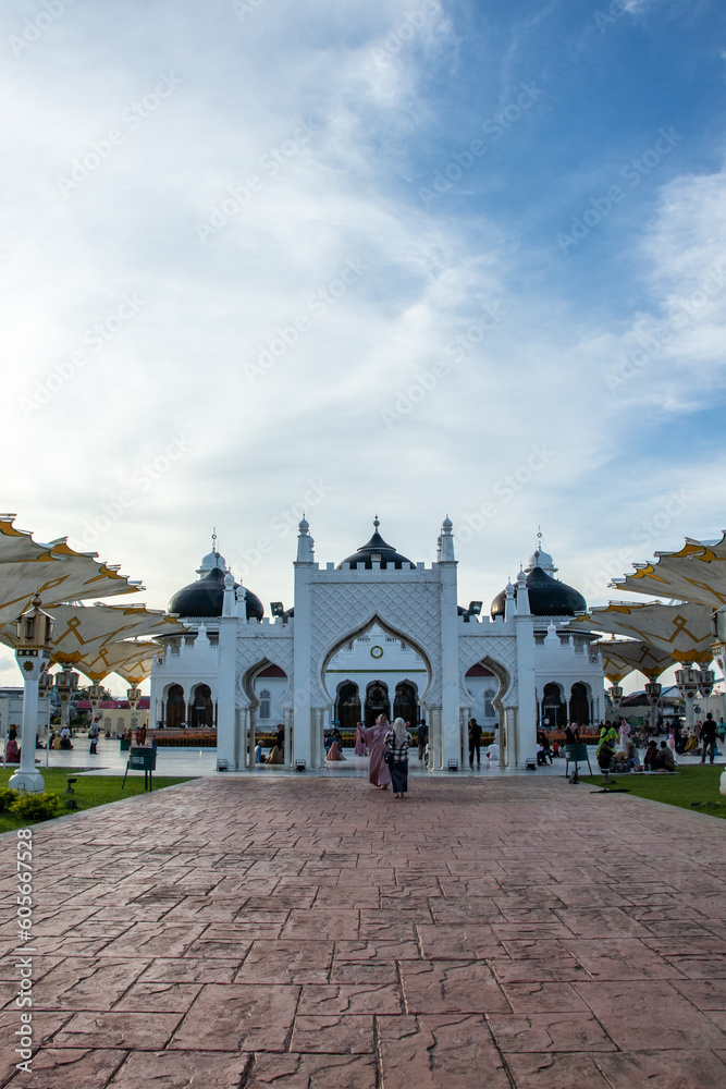 Masjid Raya Baiturrahman is a magnificent mosque located in the city of Banda Aceh, Indonesia, and is an icon of Aceh as well as a popular religious tourist destination.
