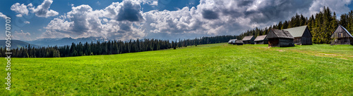 Panorama Skoruszówka widok na Tatry