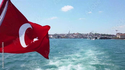  Istanbul Busporus Golden Horn vom Schiff mit Türkei Fahne photo