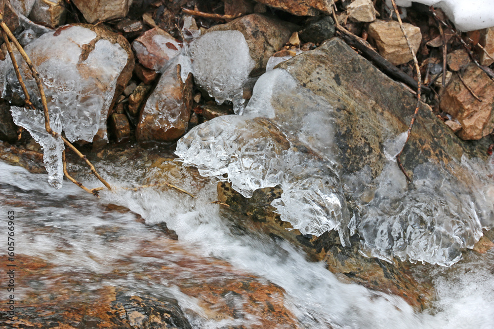 Obraz premium Waterfall in Wolf Creek Village, Utah, in winter