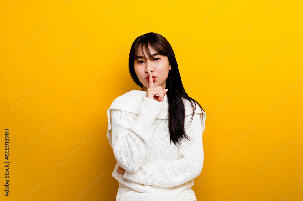 Stop talking, don't express opinions, don't speak, don't gossip, don't gossip, don't cry, don't yell, stay quiet in your own quiet space. Stop talking, don't express opinions, don't speak, don't gossip, don't gossip, don't cry, don't yell, stay quiet in your own quiet space.