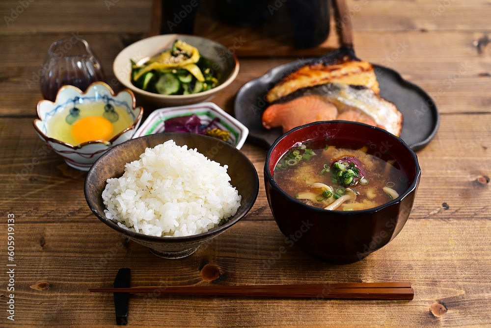 一汁二菜 鮭とサバの味噌漬け 一汁二菜 鮭とサバの味噌漬け
