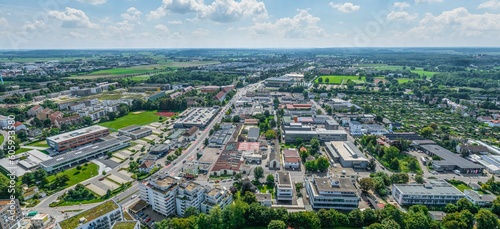 Neu-Ulm im Luftbild, Ausblick nach Süden entlang der Memminger Straße  © ARochau