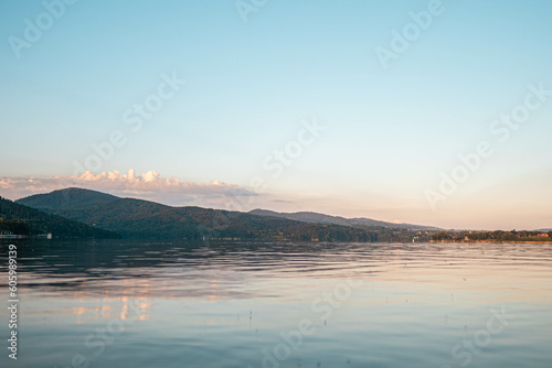 Fototapeta Naklejka Na Ścianę i Meble -  Jezioro Żywieckie