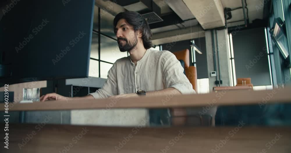 Restless Reflections: A Journey of Contemplation and Determination in the Office, Guiding the Path to Effective Problem-Solving and Decision-Making