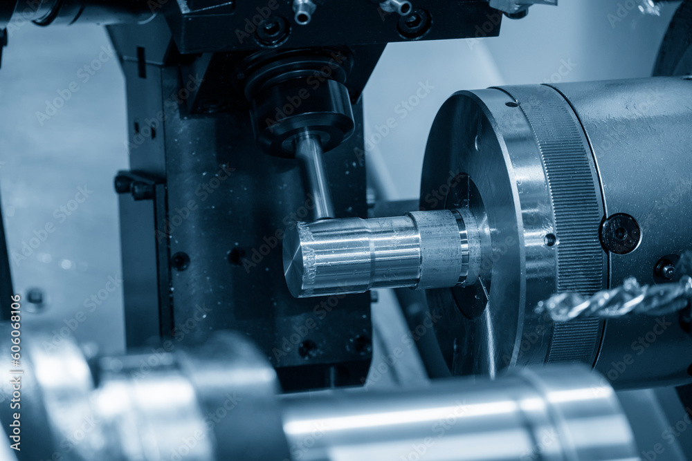 The CNC lathe machine milling cut the metal shaft parts by milling spindle. The CNC lathe machine milling cut the metal shaft parts by milling spindle.