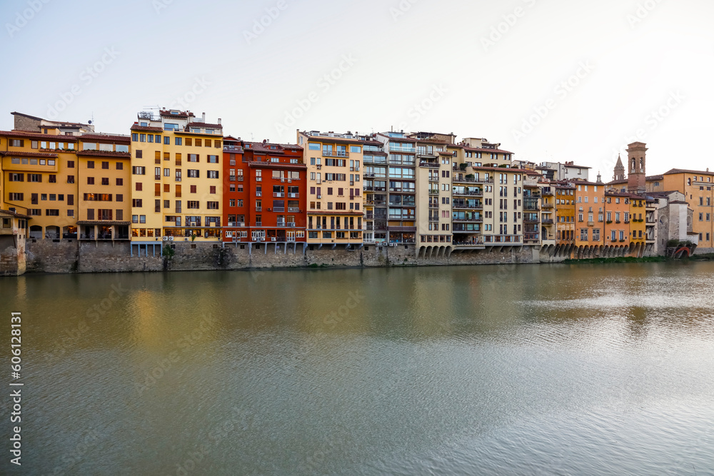 Buildings in a row right on the Arno River