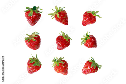 9 freigestellte frische fruchtige Erdbeeren auf weißem Hintergrund