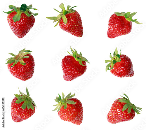 9 freigestellte frische fruchtige Erdbeeren auf transparentem Hintergrund