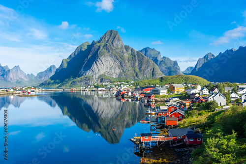 фотография Perfect reflection of the Reine village on the water of the fjord in the Lofoten