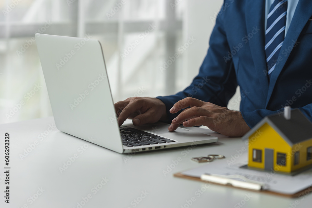 Businessmen, accountants, lawyers work in the office investment, insurance, detailed information record. Financial contract documents, hire-purchase, calculations, concepts of real estate. Businessmen, accountants, lawyers work in the office investment, insurance, detailed information record. Financial contract documents, hire-purchase, calculations, concepts of real estate.