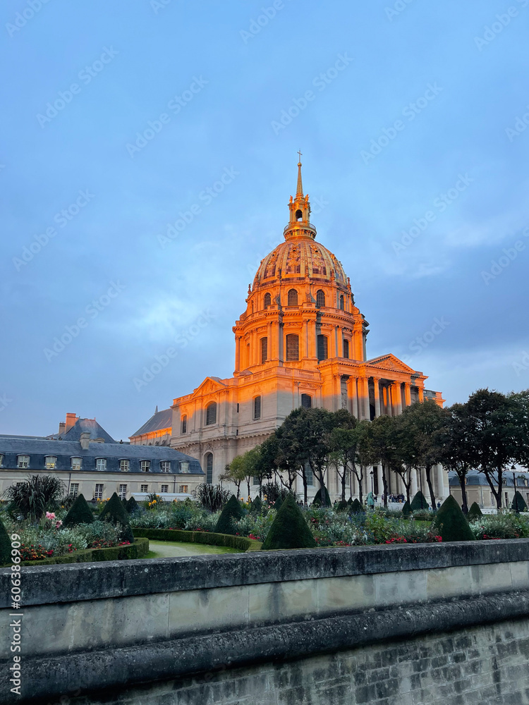 sunset sunlight on les invalides dome in paris