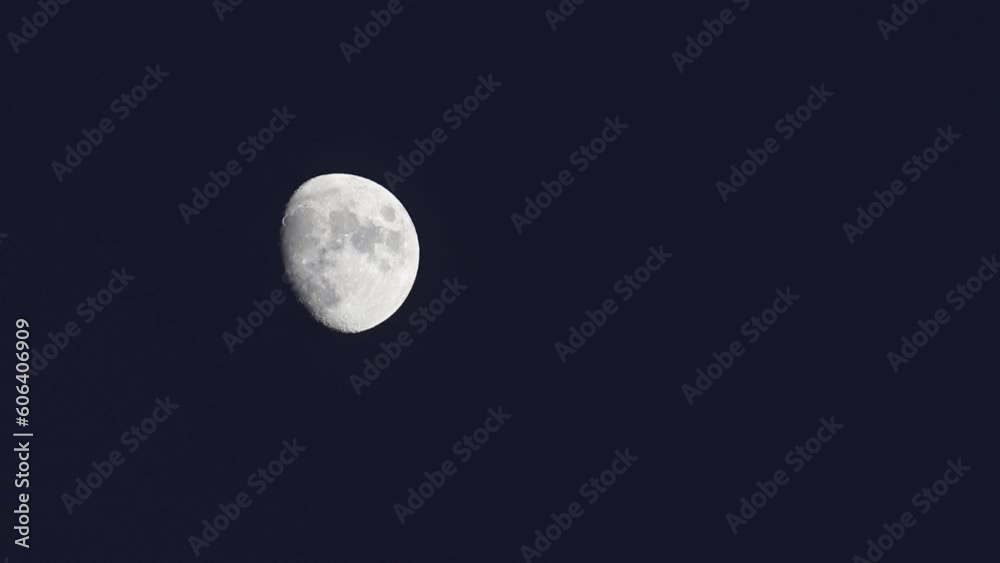 Time-lapse shot of the moon's nocturnal movement Time-lapse shot of the moon's nocturnal movement