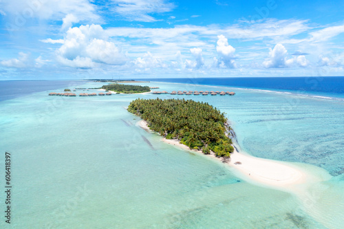 Malediven Insel im Thaa Atoll aus der Luft