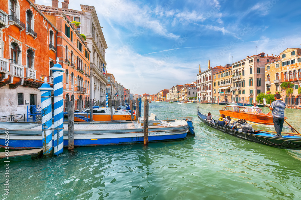 Obraz premium Astonishing morning cityscape of Venice with famous Canal Grande.