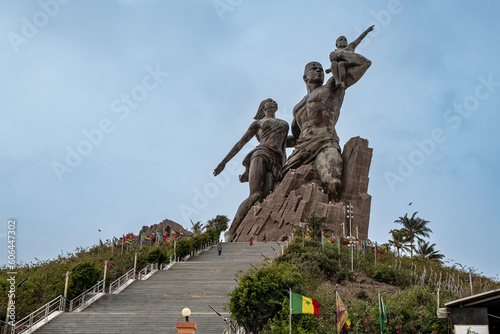SENEGAL, Monumento al Renacimiento Africano, estatua de bronce de 52m (171 ft) de alto  en Les Collines des Mamelles,  Dakar, Senegal