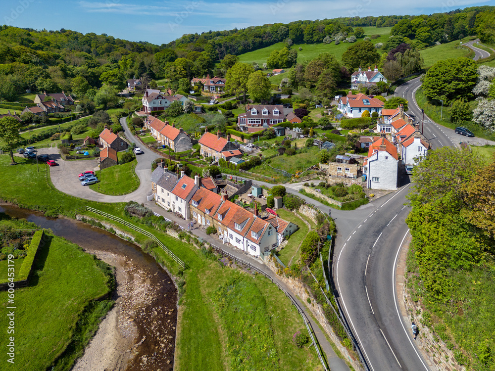 Φωτογραφία Aerial view of Sandsend Village on the North Yorkshire coast in the northeast of England