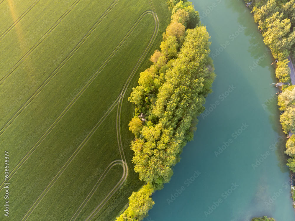 Ταπετσαρία Panoramic aerial view on green premier cru champagne vineyards and fields near v