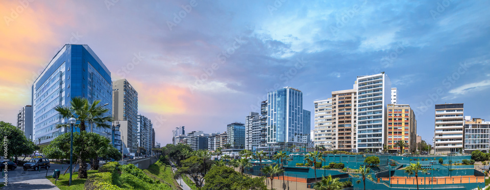 Φωτογραφία Peru, luxury condominiums located near Miraflores Lima Malecon promenade on the ocean shore