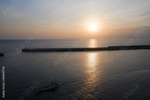 夕暮れ時の沼津港