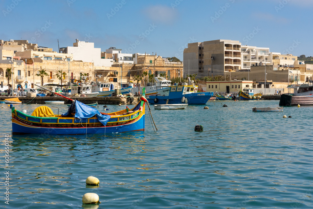 Φωτογραφία Traditional colorful fishing boats Luzzu in Marsaxlokk, Malta in harbour