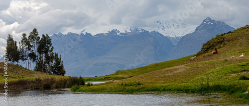 La Cordillera Blanca desde la Cordillera Negra en Huaraz, Ancash, Peru