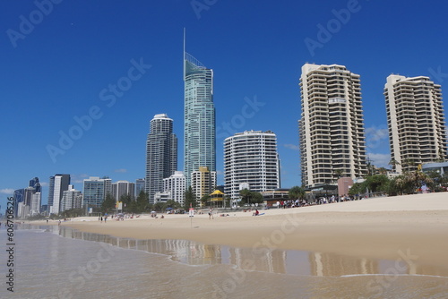 Strand mit Hochhäusern in Gold Coast Australien © Falko Göthel