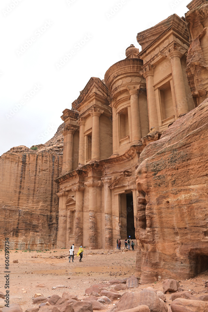 jordania petra ciudad perdida monasterio ad deir nabateo desfiladero rosa esculpida en la roca 4M0A1117-as23