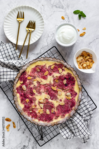 Rhubarb tarte with cream cheese filling