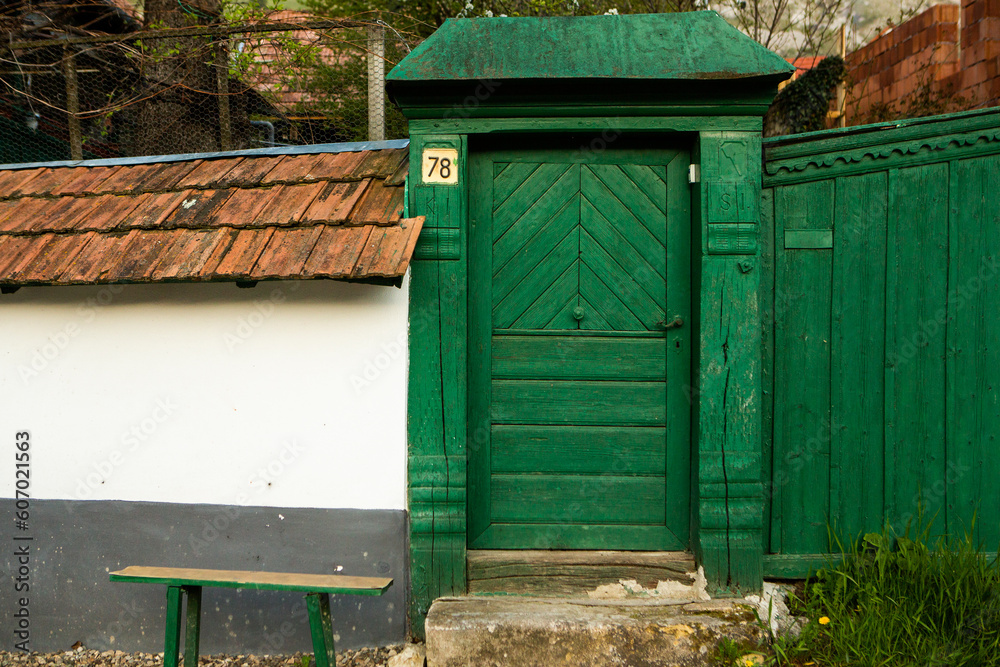 Naklejka premium Rimetea is a small village located in Transylvania, Romania. It is situated in the Apuseni Mountains and is known for its picturesque setting and well preserved Hungarian architectural style.