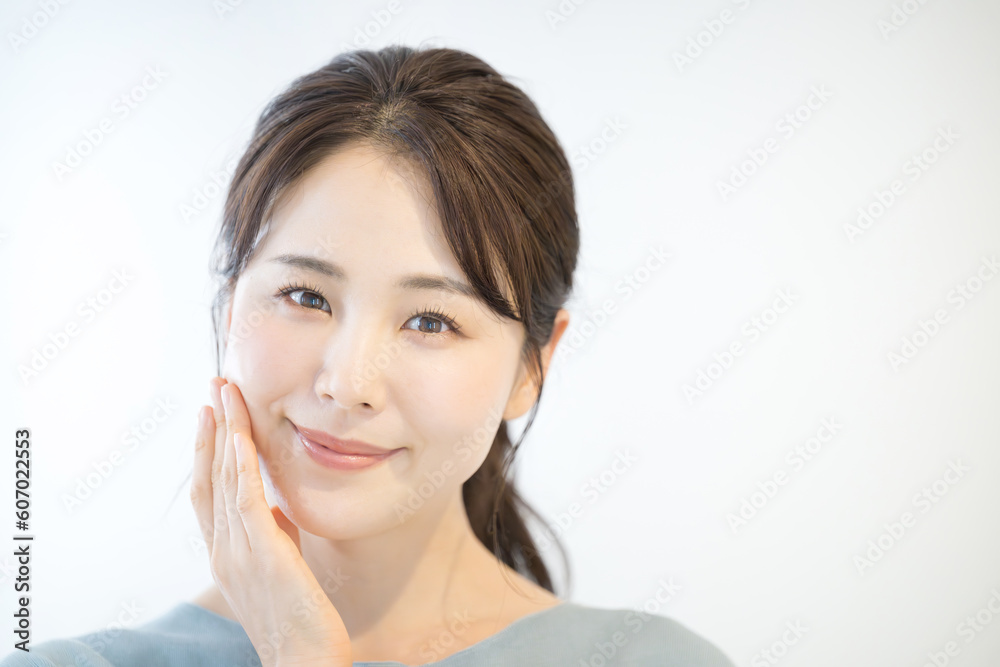 Image of beautiful beauty and beautiful skin easy to use for women's skin care Close-up of an Asian woman's face Image of beautiful beauty and beautiful skin easy to use for women's skin care Close-up of an Asian woman's face