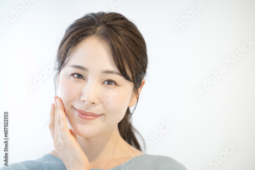 Image of beautiful beauty and beautiful skin easy to use for women's skin care Close-up of an Asian woman's face