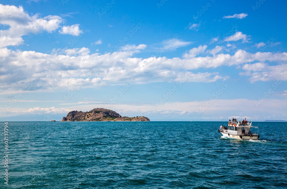 Akdamar Island in Van Lake. The Armenian Cathedral Church of the Holy Cross - Akdamar - Ahtamara -  Turkey
