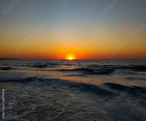 sea sunrise © SupeRInTro