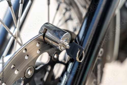 Anti-theft locking device on the motorcycle brake disc © Андрей Знаменский
