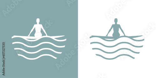 Logo club de surf. Silueta de mujer desnuda sentada en tabla de surf con olas de mar