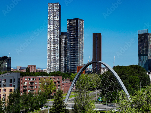 Photographie Hulme Arch and Skyscrapers in Manchester