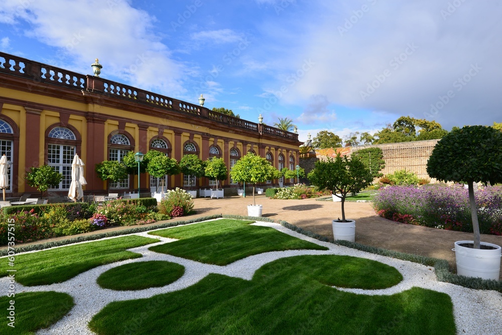 Obraz premium Scenic view of a backyard and the castle of Weilburg architecture, Hesse, Germany