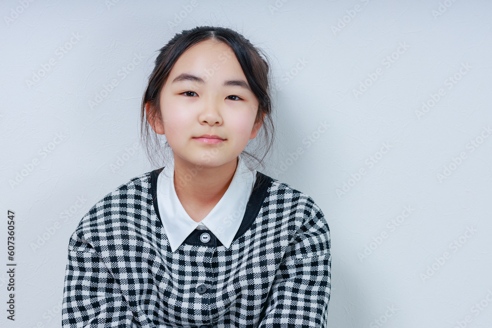 優しく微笑む女の子 優しく微笑む女の子