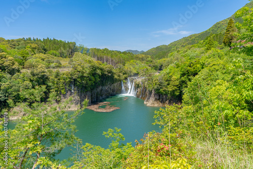 須木の滝（ままこ滝）とすきむらんど大つり橋の風景 © 啓 桑原